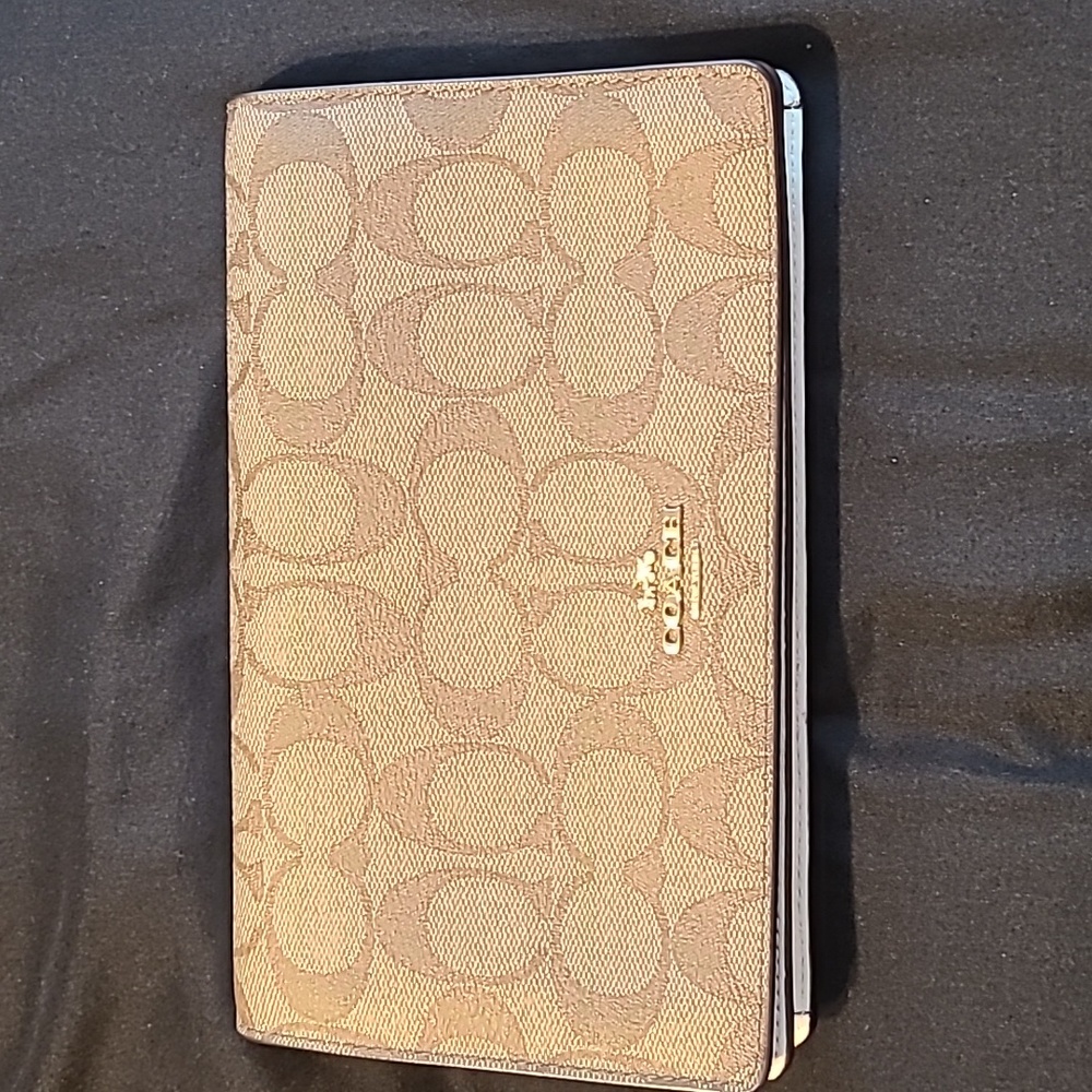 Coach Clutch (Brown/Creme)